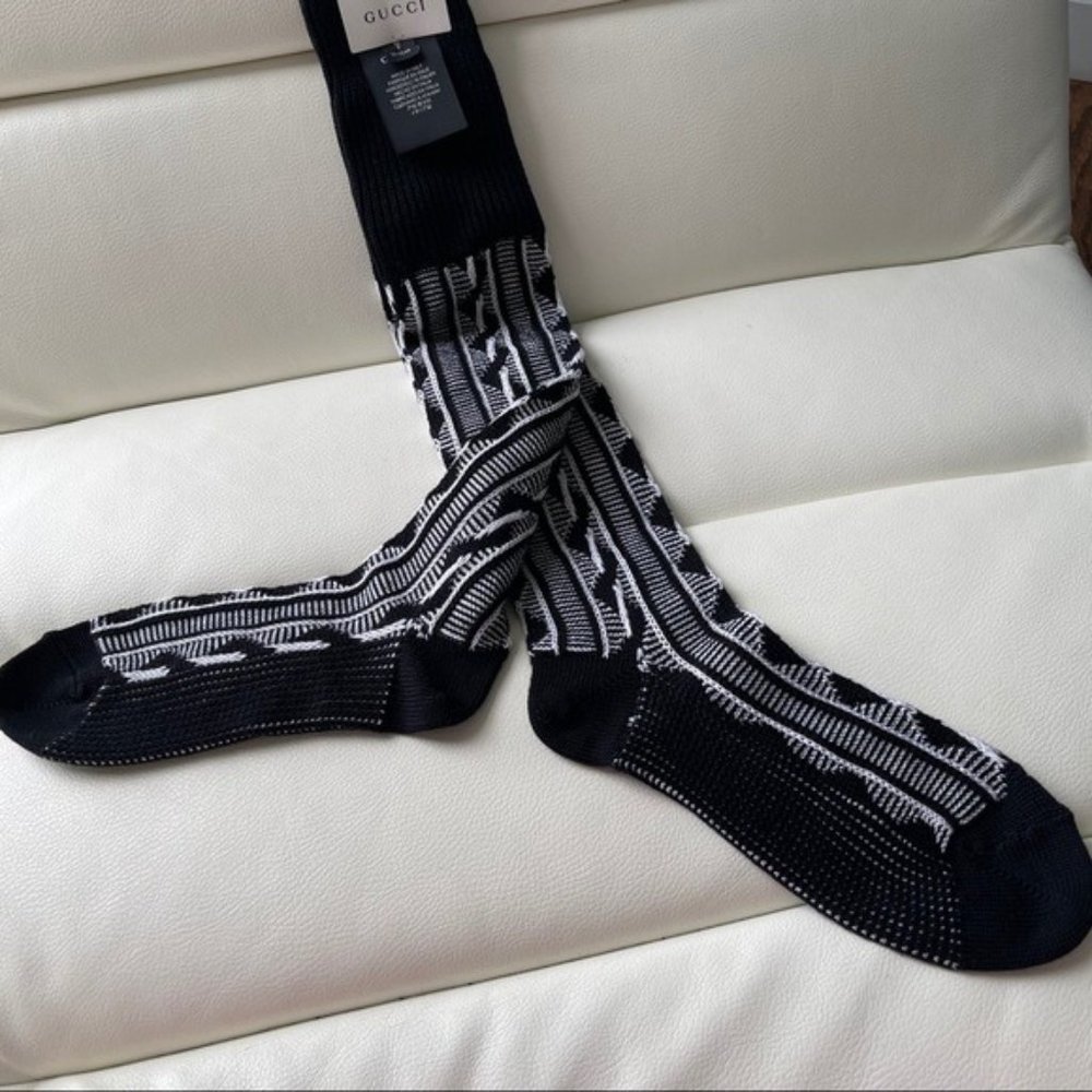 🖤🤍NWT Gucci Socks M Black White Wool - Picture 2 of 5